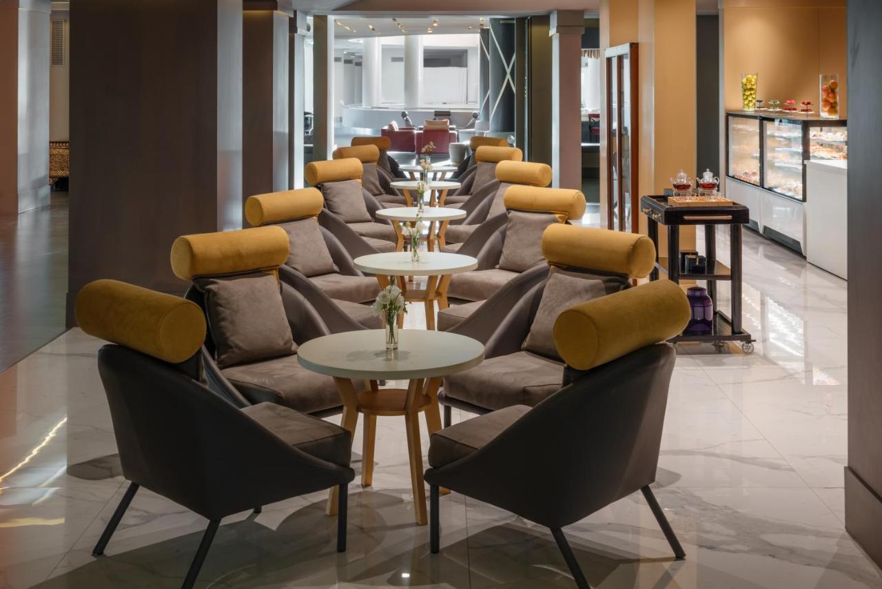 玛拉巴塔丹吉尔瑞享酒店及娱乐场 外观 照片 The lounge at the airport